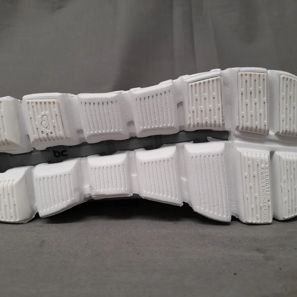BOXED PAIR OF ON CLOUD 5 SHOES IN WHITE UK SIZE 3