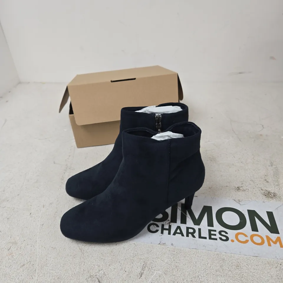 WOMEN’S NAVY SUEDE ANKLE BOOTS – UK 8 (EU 41, US 10)