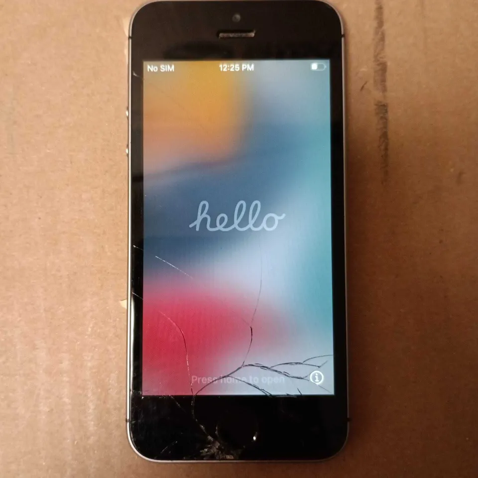 APPLE IPHONE SE A1723