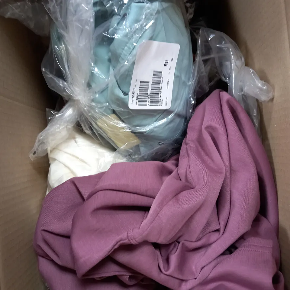BOX OF APPROXIMATELY 10 ASSORTED CLOTHING ITEMS TOPS, TURTLENECK, PANTS ETC