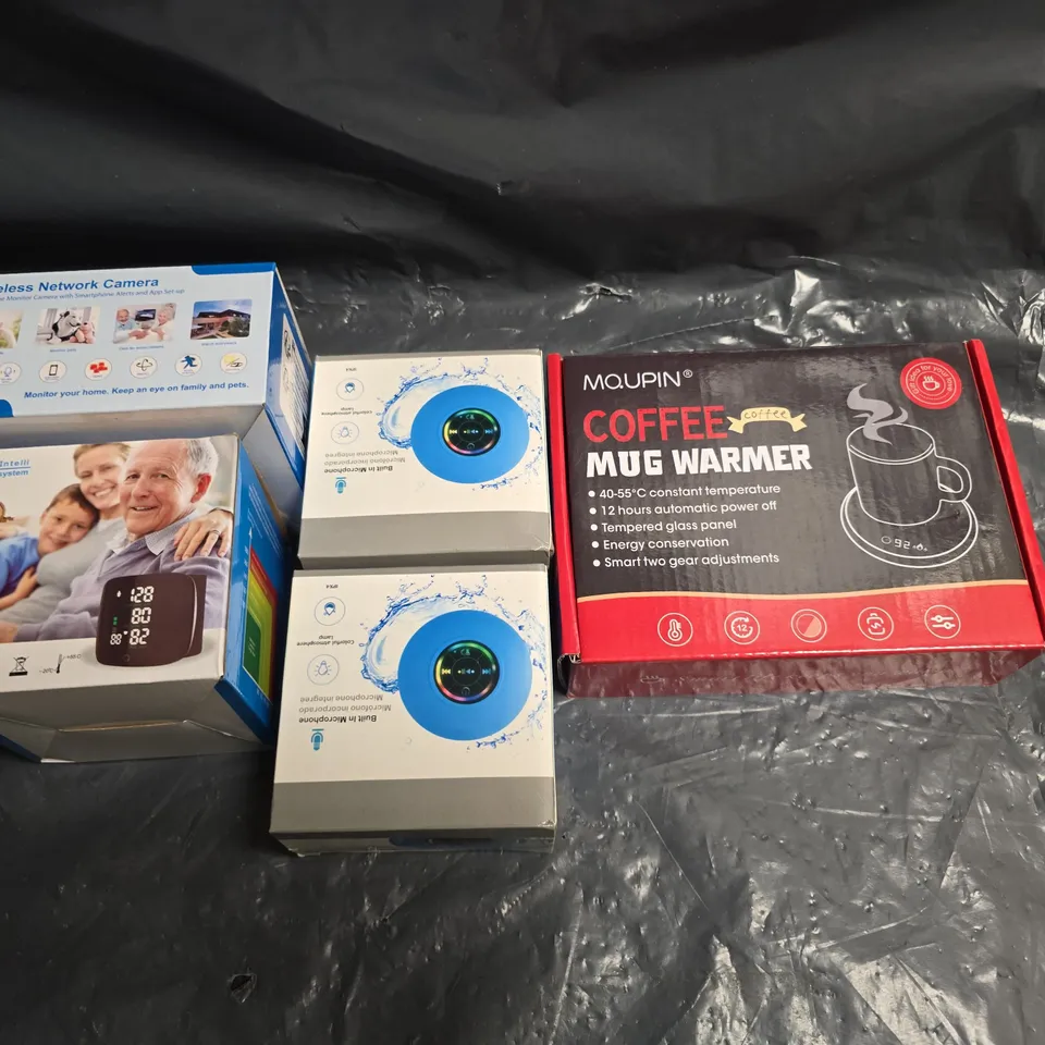 FIVE ASSORTED ELECTRICALS TO INCLUDE; MUG WARMER