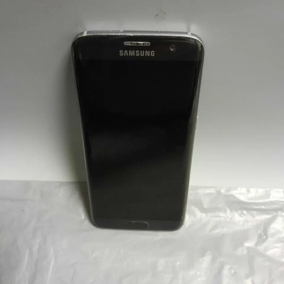SAMSUNG S7 EDGE IN BLACK