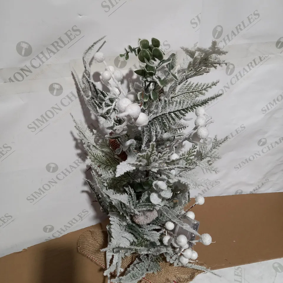 MISTLETOE AND FERN LIT TABLETOP TREE RRP £27.99