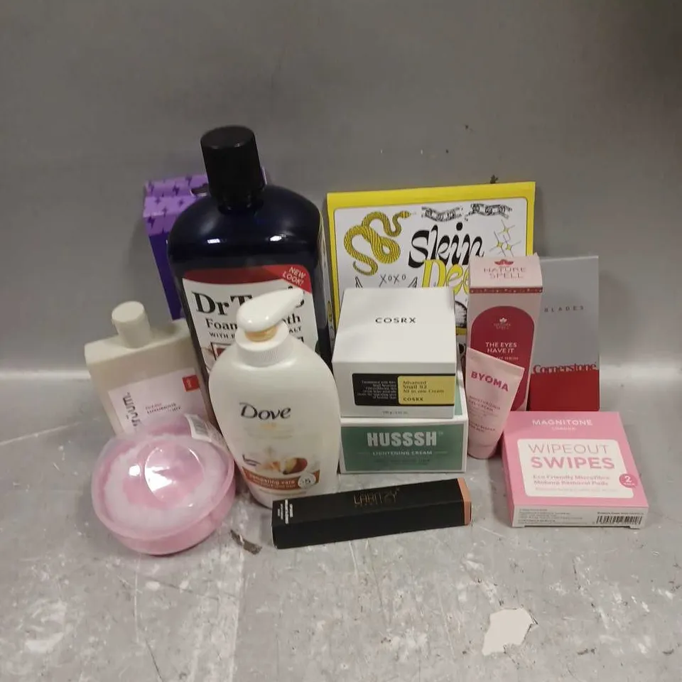 APPROXIMATELY 20 ASSORTED COSMETIC ITEMS TO INCLUDE - COSRX ADVANCED SNAIL 92 ALL IN ONE CREAM 100G - NATURE SPELL UNDER EYE SERUM - CORNERSTONE RAZOR BLADES - ETC