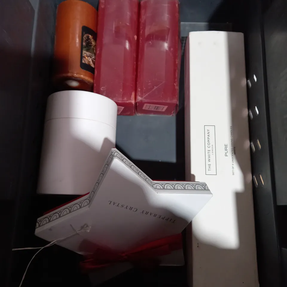 LOT OF 6 VARIOUS SCENTED CANDLES 