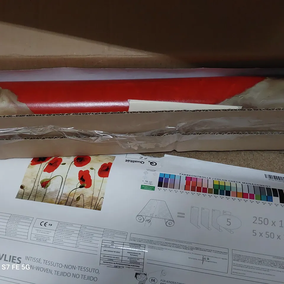 BOXED ROLL OF PAINTED POPPIES WALLPAPER 5 × 50 × 193cm