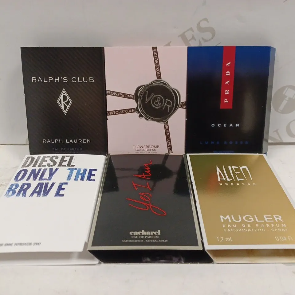 BOX OF APPROX 10 X 6 ASSORTED FRAGRANCES SAMPLES TO INCLUDE VIKTOR&ROLF FLOWERBOMB, MUGLER ALIEN GODDESS, RALPH LAUREN RALPH'S CLUB, ETC 