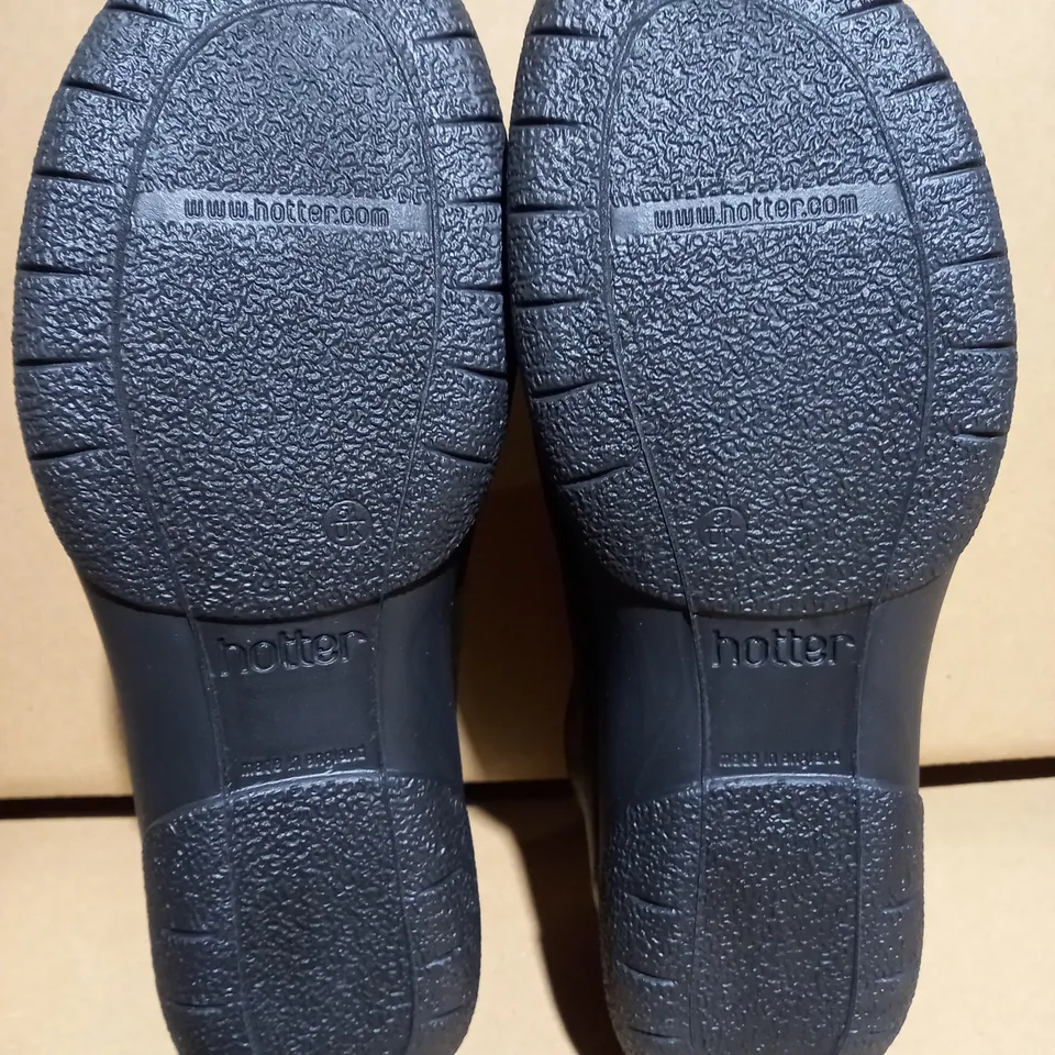 HOTTER ASTER WOMENS EVERGREEN SHOES - SIZE 5.5