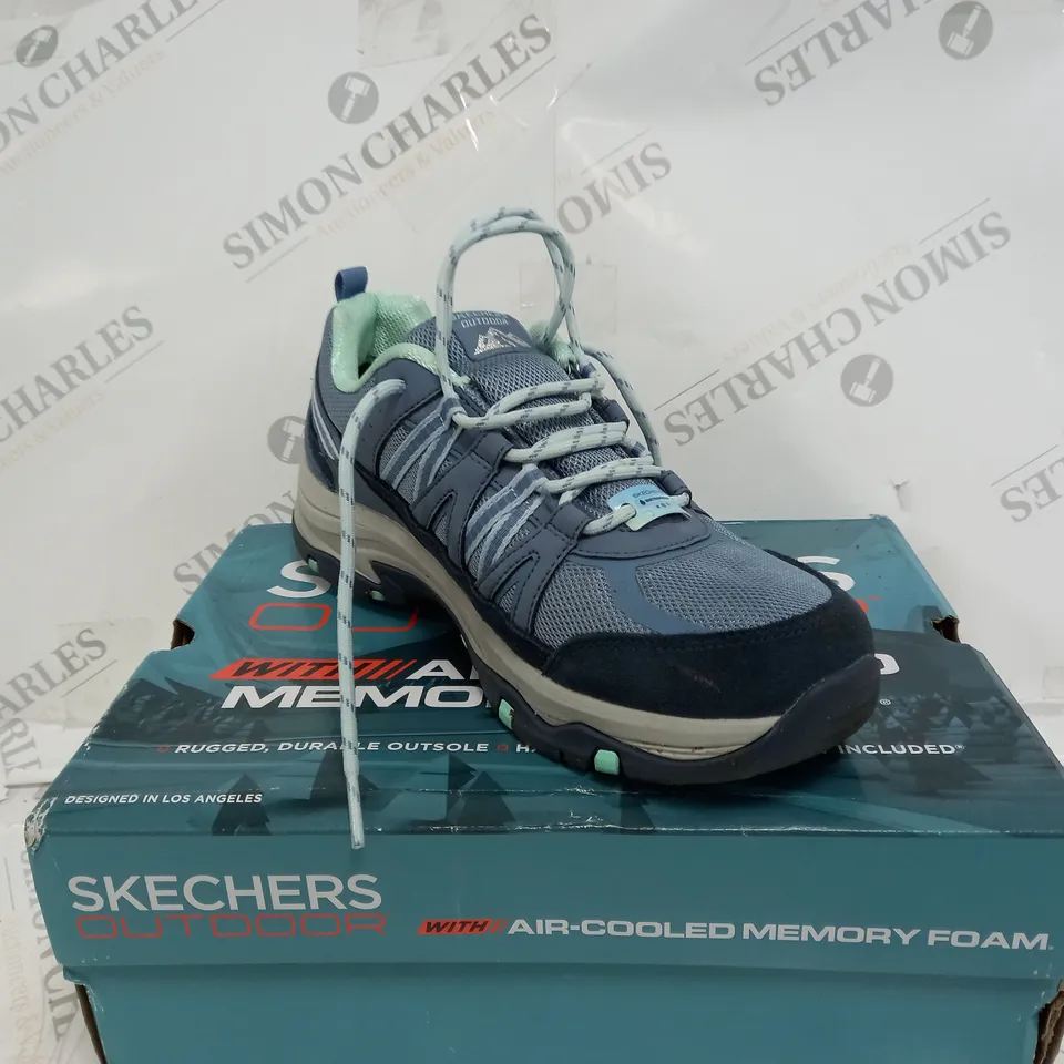 BOXED SKECHERS TREGO LOOKOUT POINT WATERPROOF HIKER SHOES, SLATE - SIZE 4