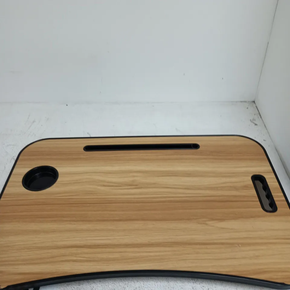MULTIMEDIA PORTABLE TABLE WITH CUP HOLDER