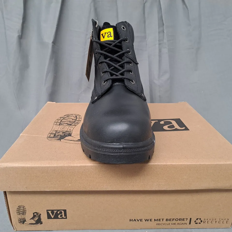 BOXED PAIR OF VA HIGH ANKLE SAFETY BOOTS IN BLACK UK SIZE 12