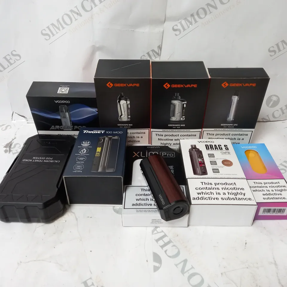 BOX OF APPROXIMATELY 10 ASSORTED E-CIG PRODUCTS TO INCLUDE GEEKVAPE, VOOPOO, OXVA 