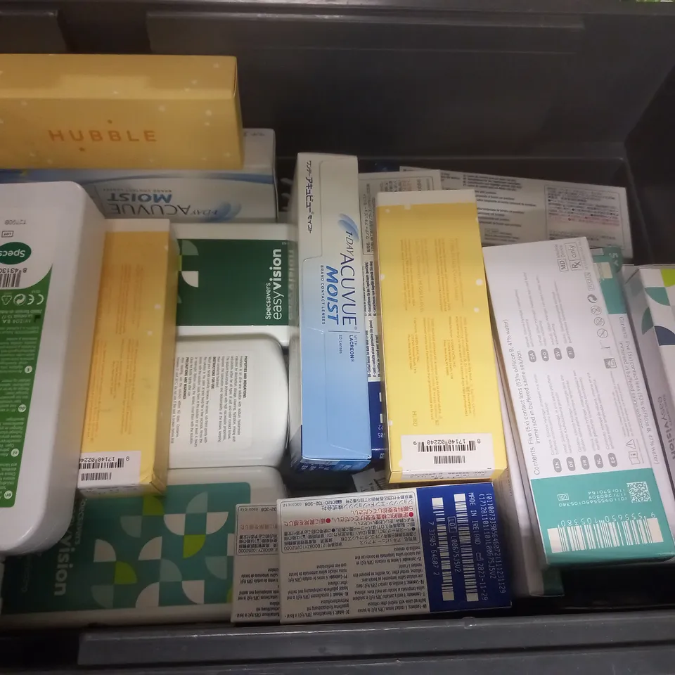 LOT OF ASSORTED EYE CARE ITEMS TO INCLUDE SPECSAVERS, ACUVUE AND HUBBLE