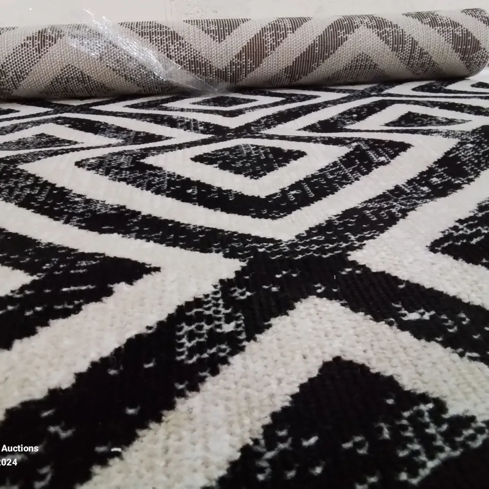 BRAND NEW PACO HOME 821 POCO BLACK-WHITE 80 X 250CM RUG