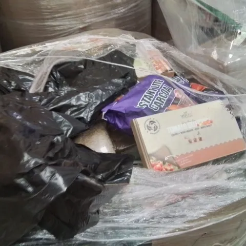 PALLET CONTAINING A LARGE QUANTITY OF GARDEN PRODUCTS AND ITEMS TO INCLUDE;CHARCOAL CHUNKS,SEEDS,SOIL 