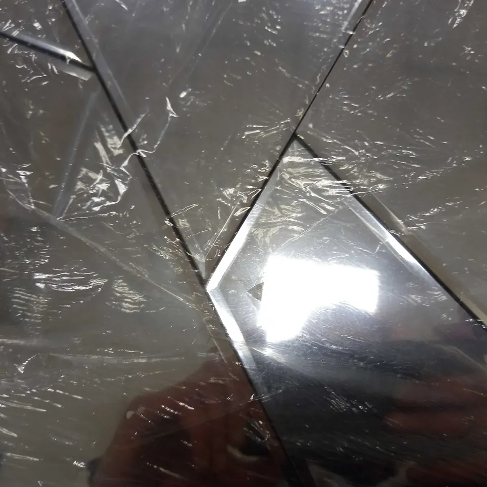 DAR LIGHTING GROUP LECCE MIRROR - SHATTER EFFECT