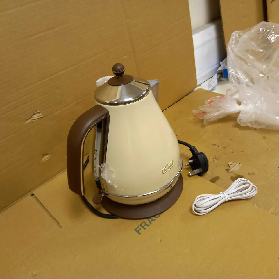 DELONGHI CREAM/BROWN CORDED KETTLE 