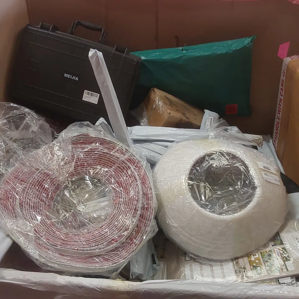 PALLET OF ASSORTED ITEMS INCLUDING: TABLE CURLING SETS, RAIN GUTTER SEALS, RUGS, PHOTOGRAPHY BACKGROUND, 2025 CALENDERS ECT