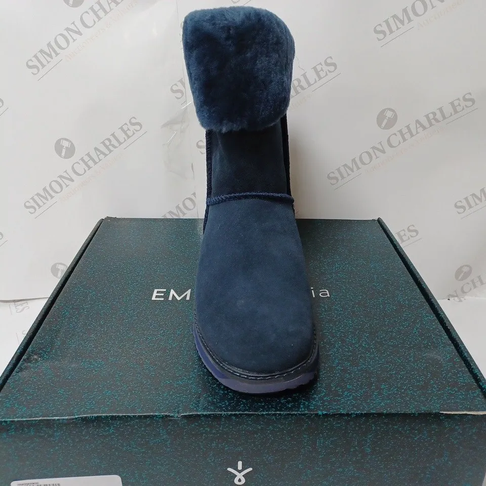 BOXED PAIR OF EMU AUSTRALIA BIRDWOOD BOOTS MIDNIGHT SIZE 5 