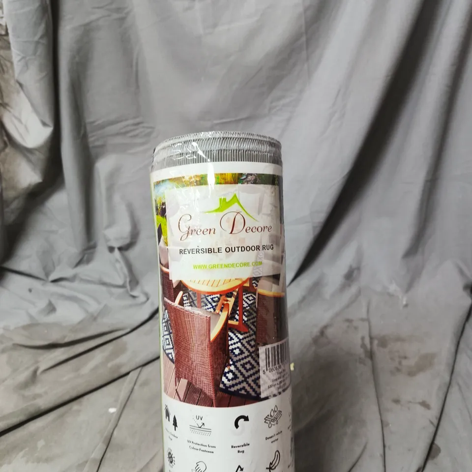 GREEN DECORE REVERSIBLE OUTDOOR RUG