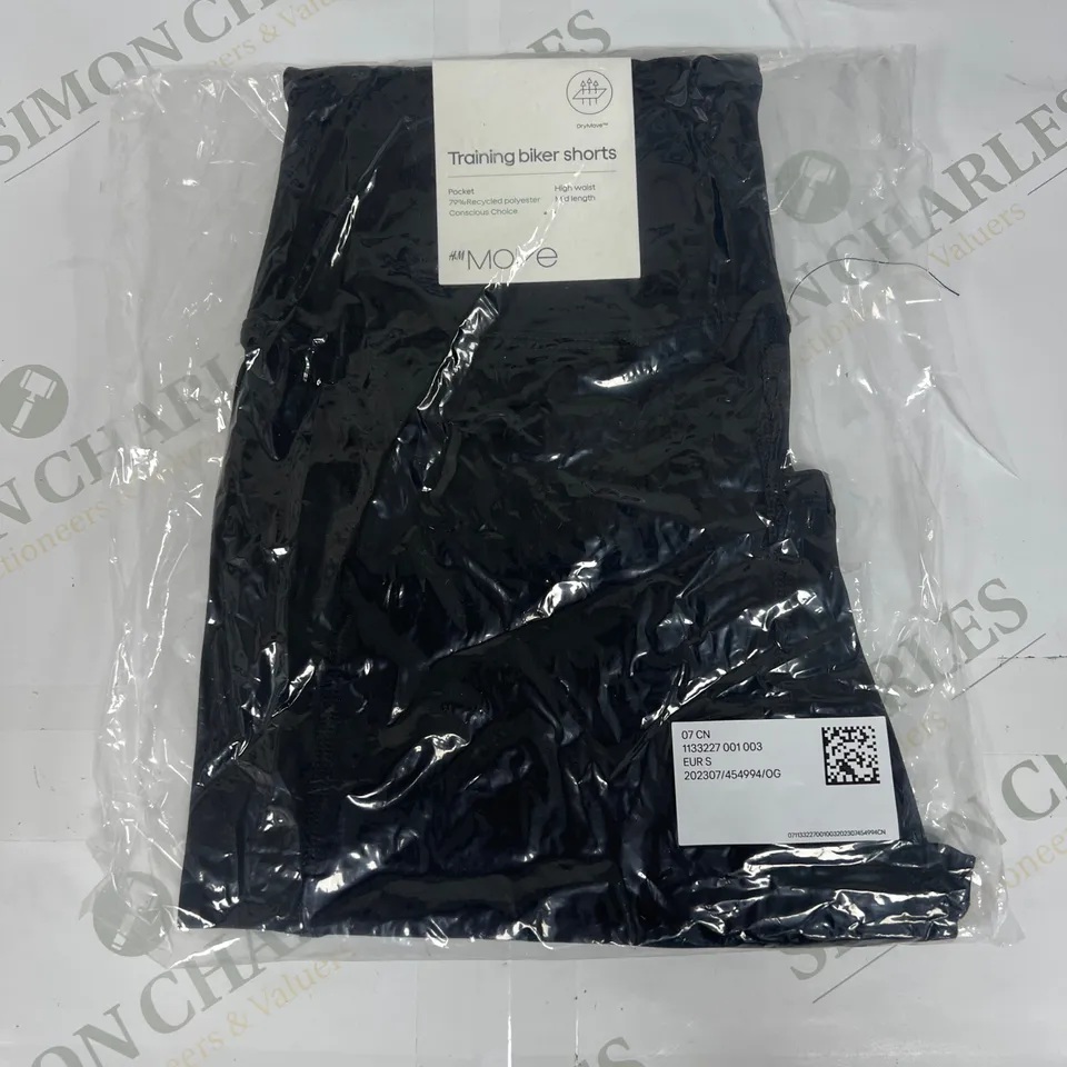 H&M MOVE TRAINING BIKER SHORTS IN BLACK SIZE SMALL