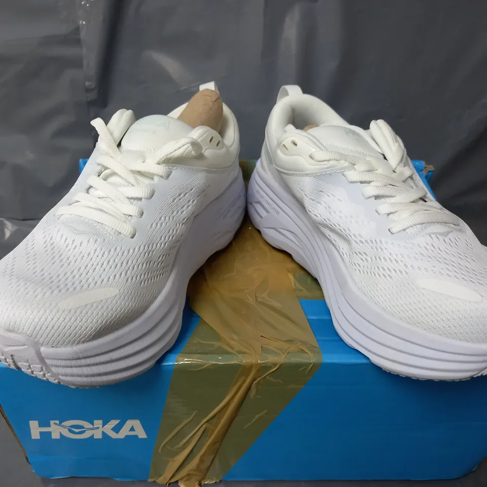 BOXED PAIR OF HOKA BONDI 8 TRAINERS IN WHITE - UK 4.5