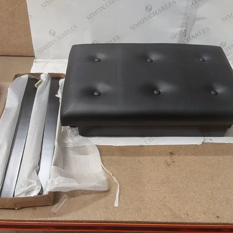 BOXED GRANDMA SHARK PIANO SEAT 