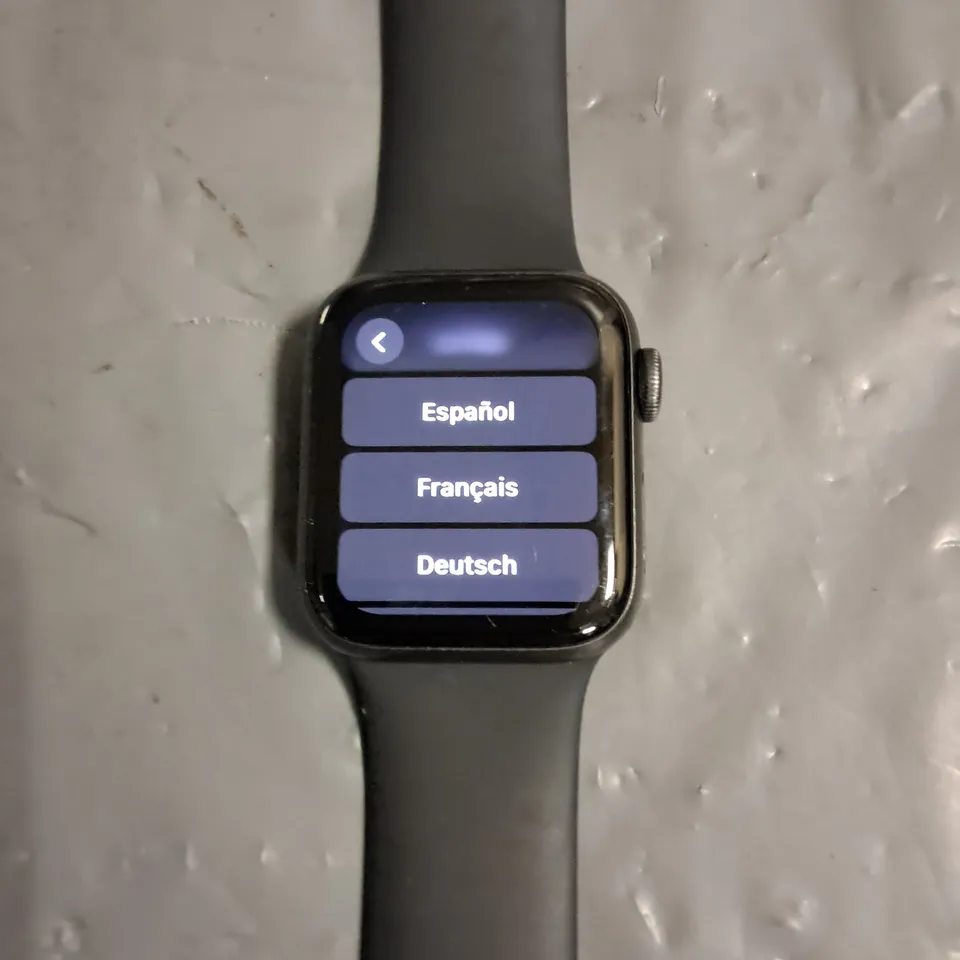 UNBOXED APPLE WATCH SE 40MM WITH DARK GREY STRAP