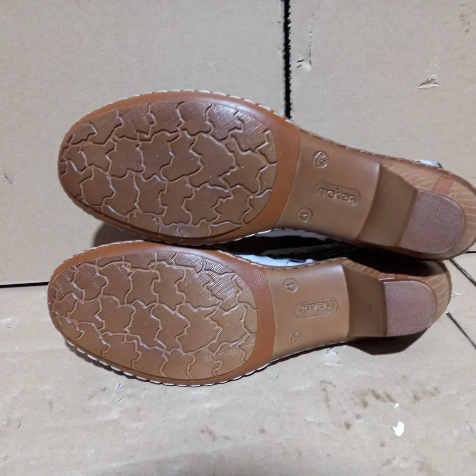 RIEKER INTERWEAVE LEATHER LOW HEEL SHOE (TAUPE), SIZE 5.5 UK
