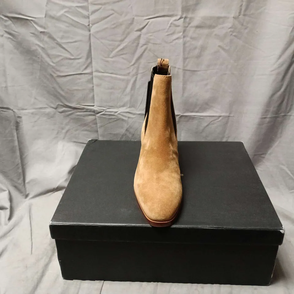 BOXED PAIR OF RAG & BONE HAZEL BOOTS IN SABBIA SUEDE - EU 40