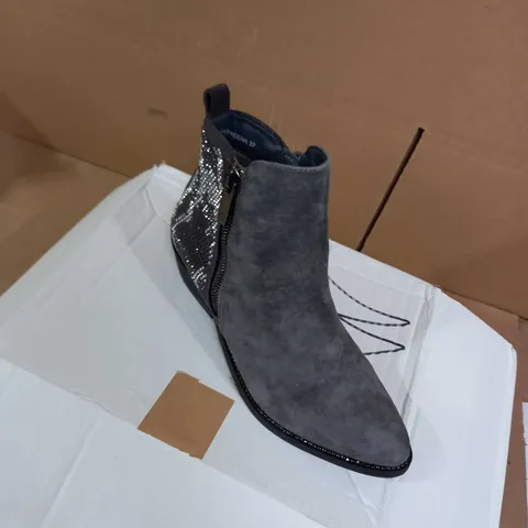 KATREENA ANKLE BOOTS DARK GREY SIZE 4 