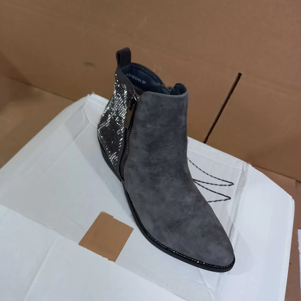 KATREENA ANKLE BOOTS DARK GREY SIZE 4 
