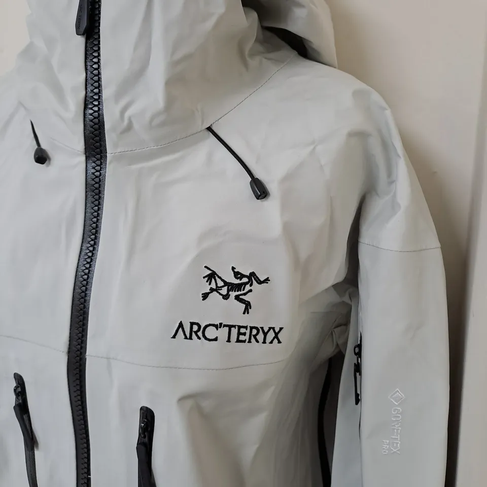 ARC'TERYX GORE-TEX PRO WATERPROOF COAT SIZE L
