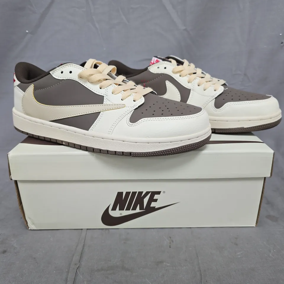 BOXED PAIR OF NIKE AIR JORDAN 1 CACTUS JACK SHOES IN CREAM/BROWN SIZE UK 8.5