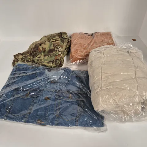 APPROXIMATELY 32 ASSORTED MENS CLOTHING ITEMS IN VARIOUS SIZES, STYLES & COLOURS TO INCLUDE BRANDS SUCH AS BDG, AMAZON, RECLAIMED VINTAGE, ETC - COLLECTION ONLY