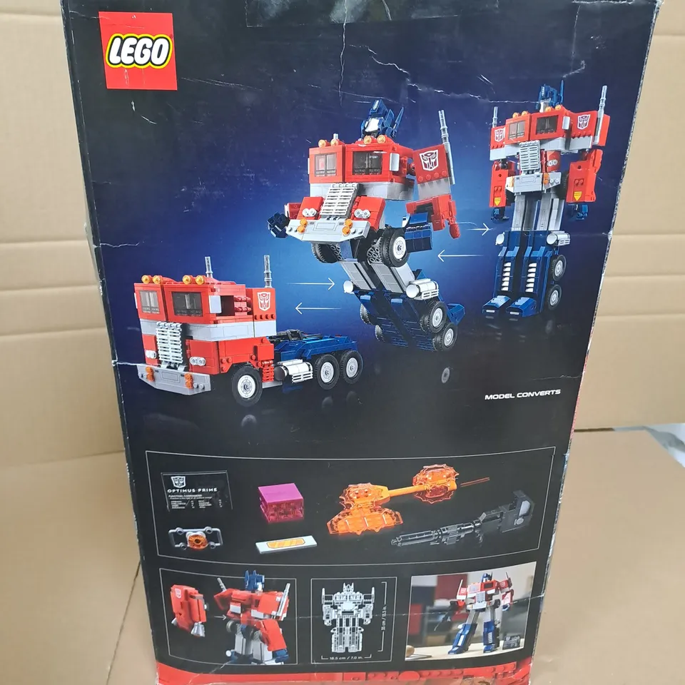 LEGO TRANSFORMERS OPTIMUS PRIME SET - 10302