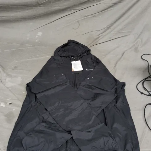 NIKE MEN'S BLACK HOODED WINDBREAKER JACKET