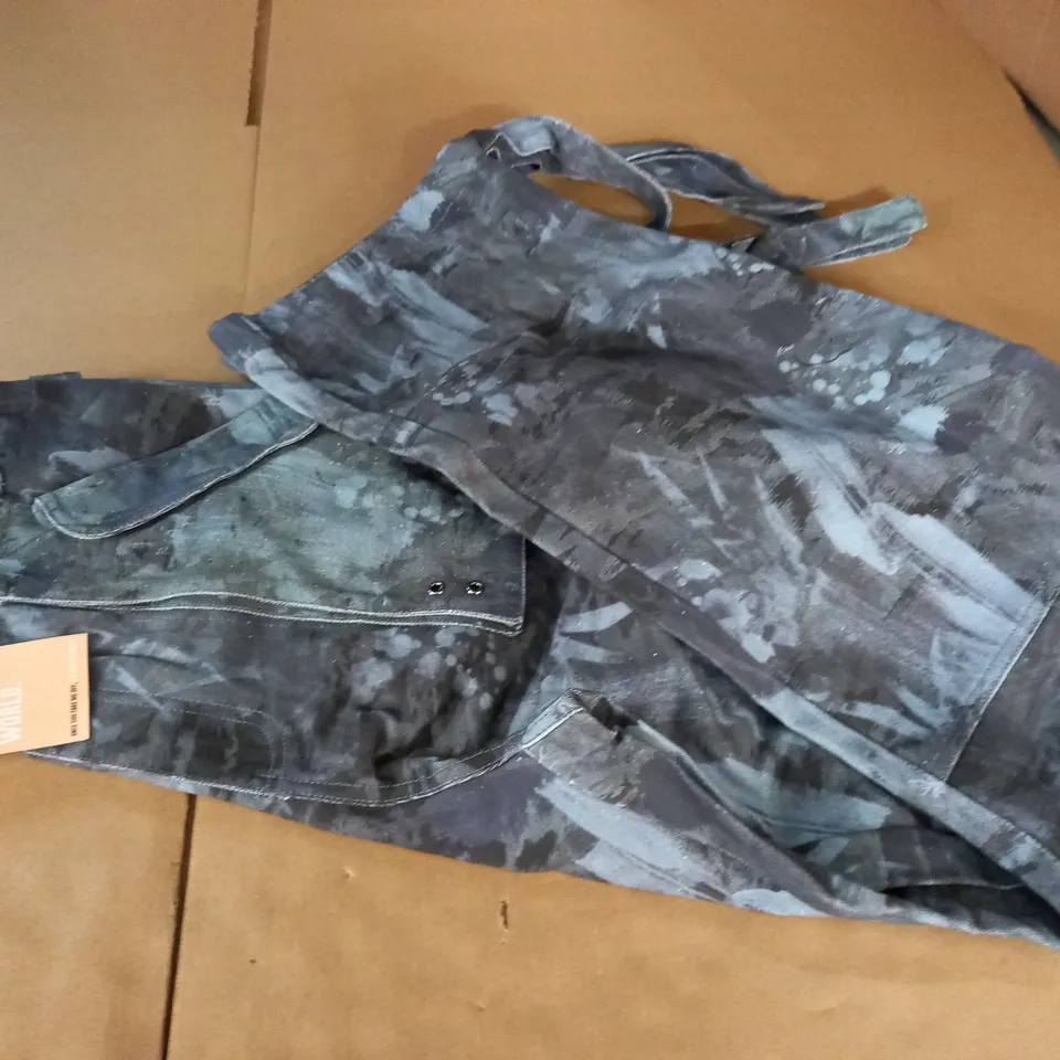MARS CARGO PANTS IN GREY PRINT - S