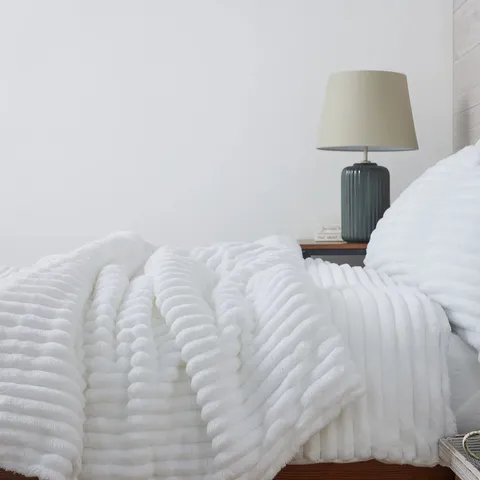 COZEE HOME RIBBED FILLED COCOON BEDSPREAD