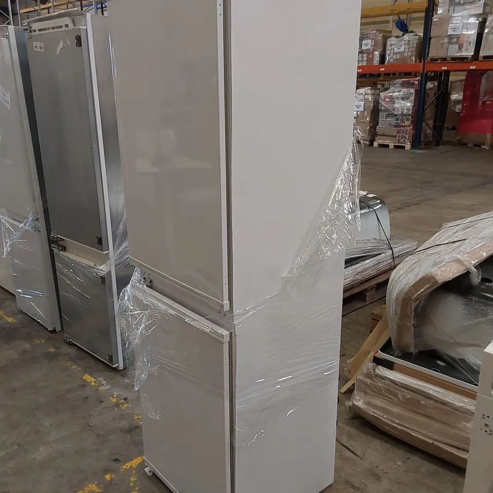 GRUNDIG GKFED445 BUILT-IN INTEGRATED 50/50 FRIDGE FREEZER