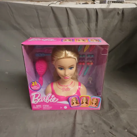 BOXED BARBIE STYLING HEAD & ACCESORIES