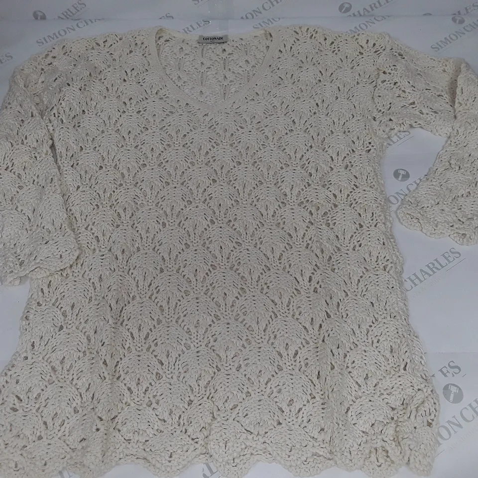 LOT OF APPROXIMATELY 20 CROCHET PULL JUMPERS IN CREAM - SIZE UNSPECIFIED 