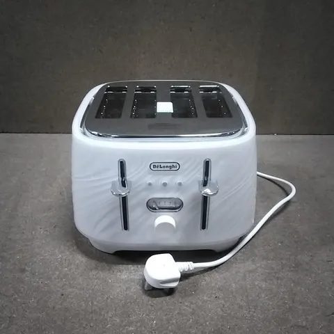 BOXED DE'LONGHI 4-SLICE TOASTER 