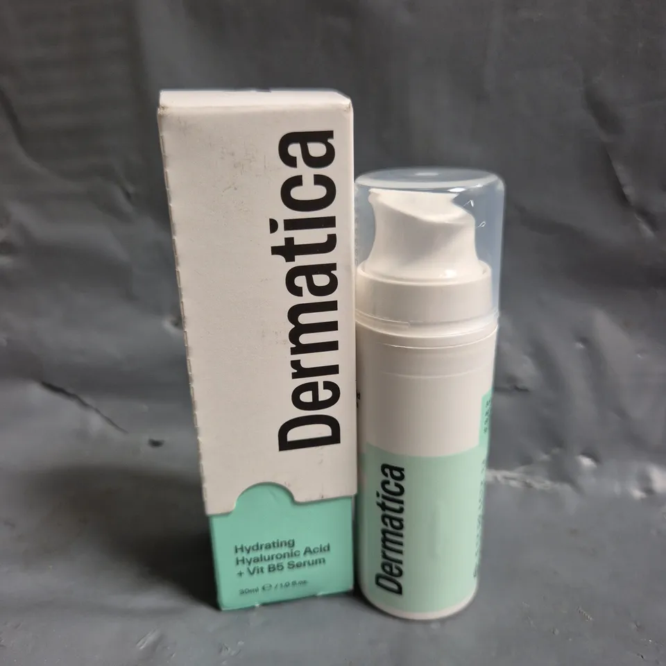 BOXED DERMATICA HYDRATING HYALURONIC ACID + VIT B5 SERUM (30M)