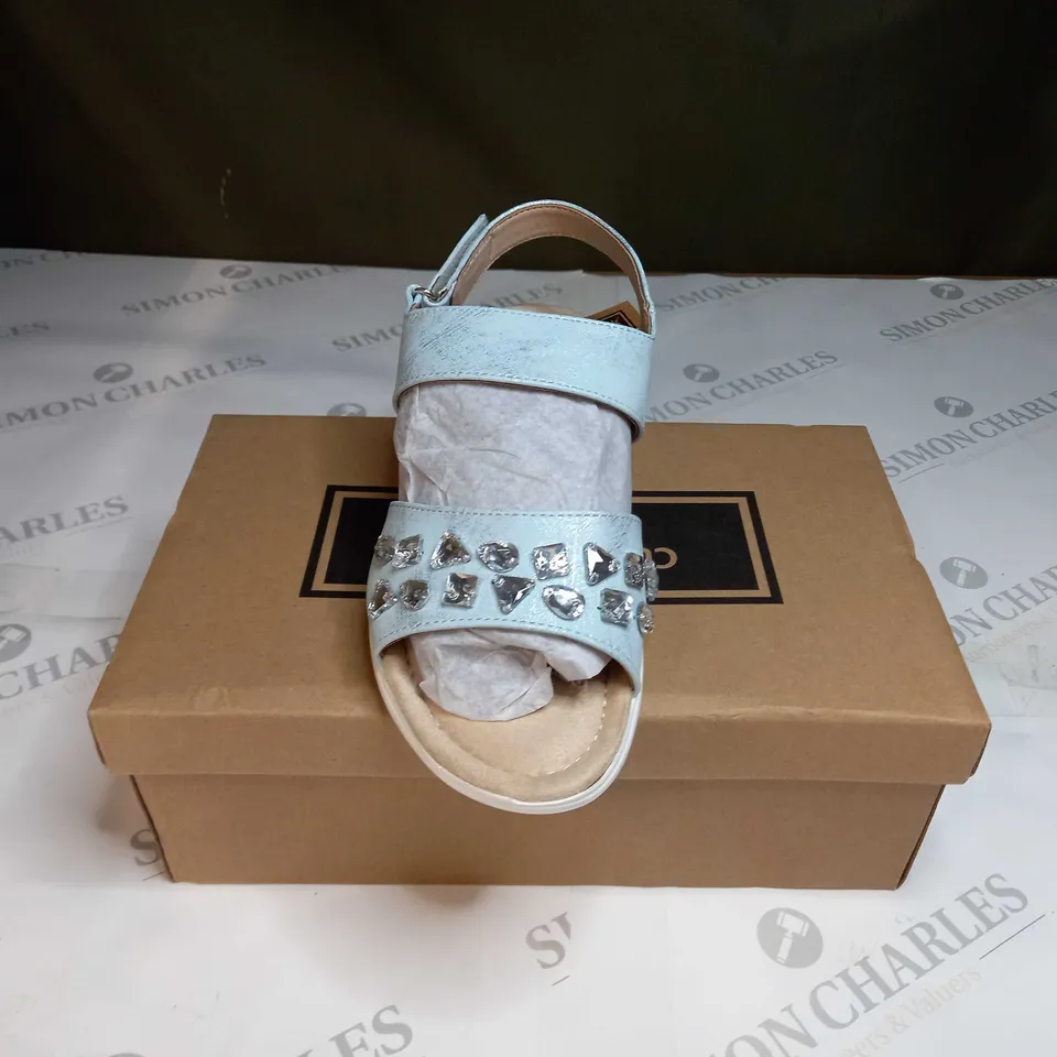 BOXED PAIR OF CUSHION WALK JEWELLED SANDALS IN SILVER - SIZE 6