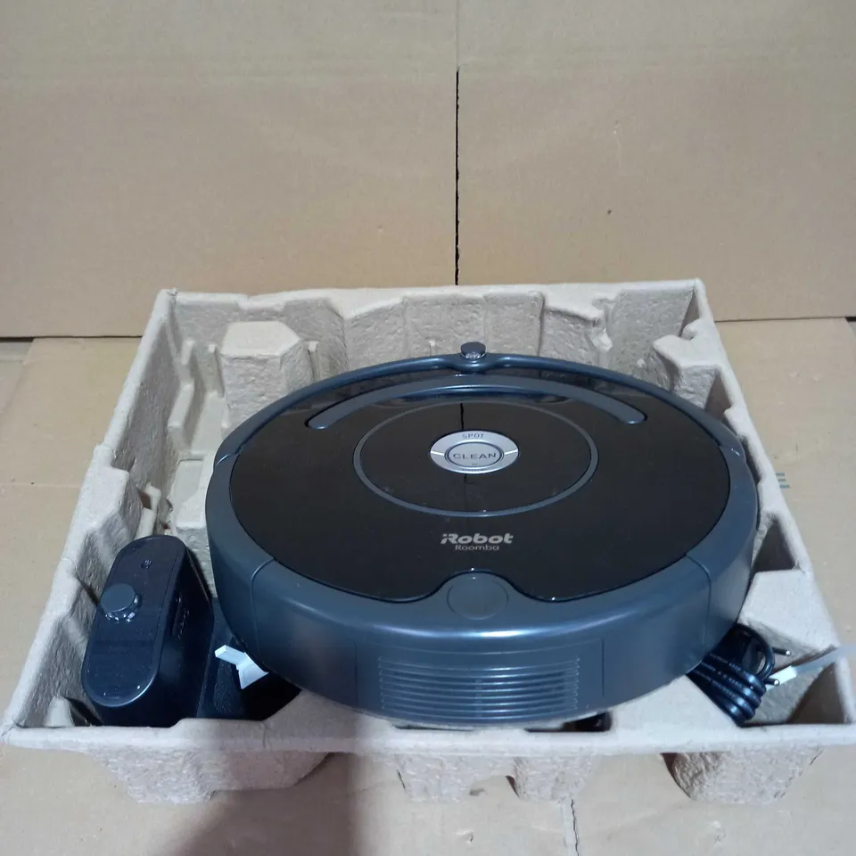 I-ROBOT ROOMBA VACUUMING ROBOT