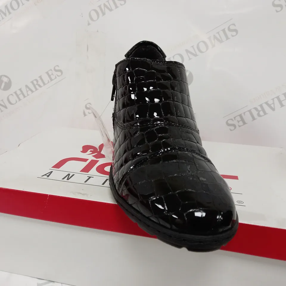 BOXED RIEKER LOW HEELED SHOE BOOTS, BLACK CROC - SIZE 6.5