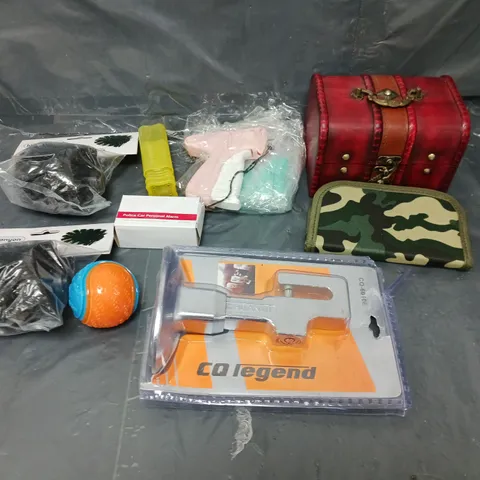 BOX OF APPROXIMATELY 8 ASSORTED ITEMS TO INCLUDE - TOILET HEAD REPLACEMENT, JEWELLERY BOX, AND CQ LEGEND TOOL ETC. 