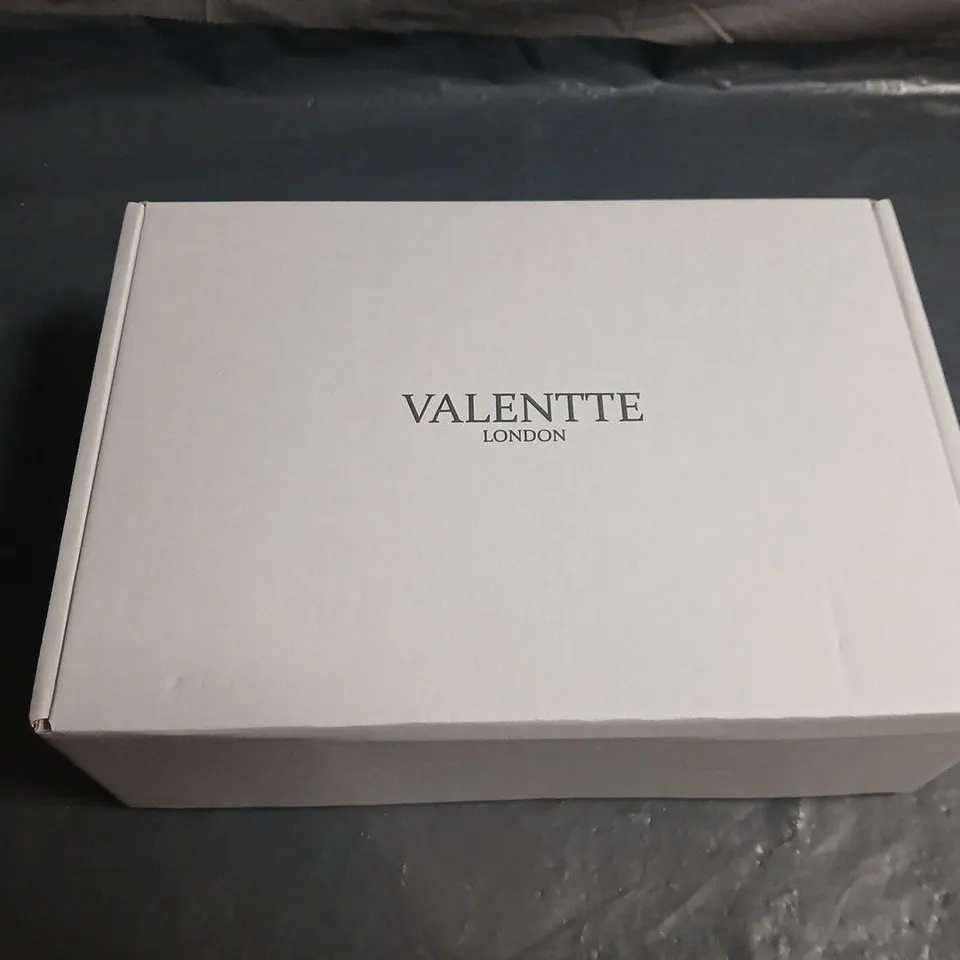 BOXED VALENTTE LEMONGRASS AND ROSEMARY STANDARD GIFT BOX 