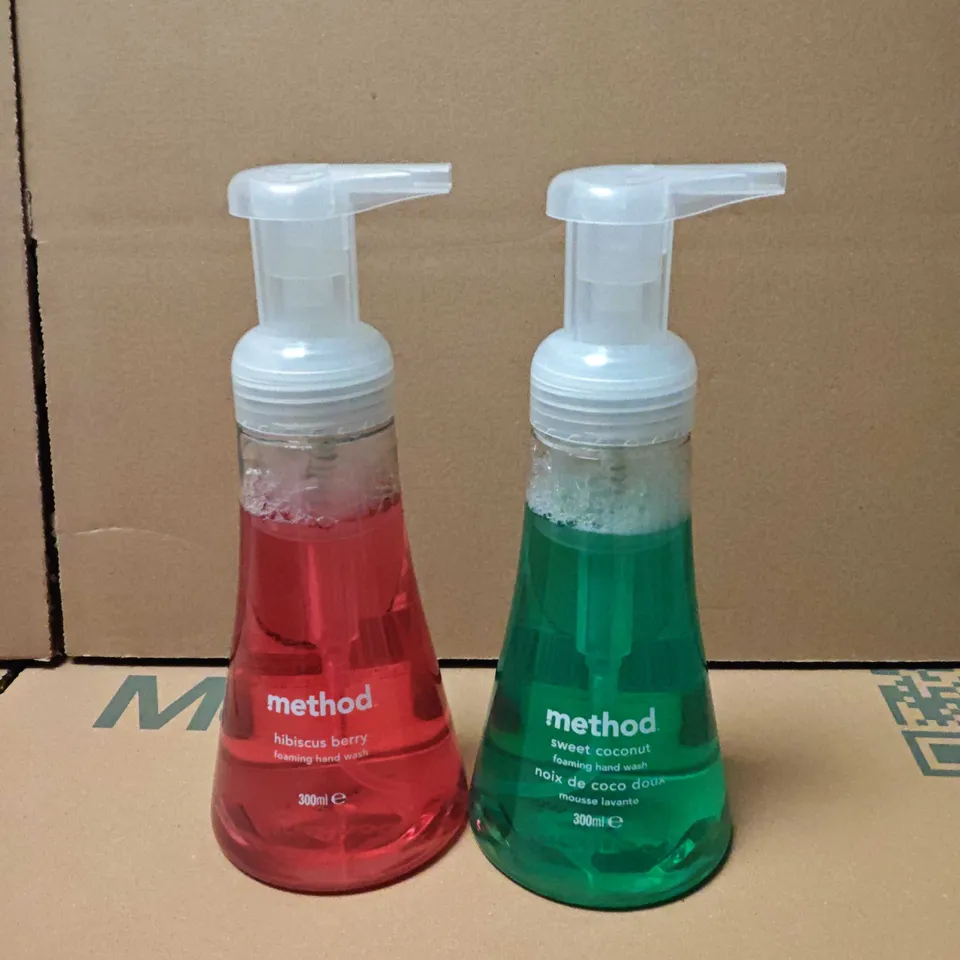 LOT OF 11 300ML BOTTLES OF METHOD FOAMING HAND WASH - COCONUT & BERRY SCENTS